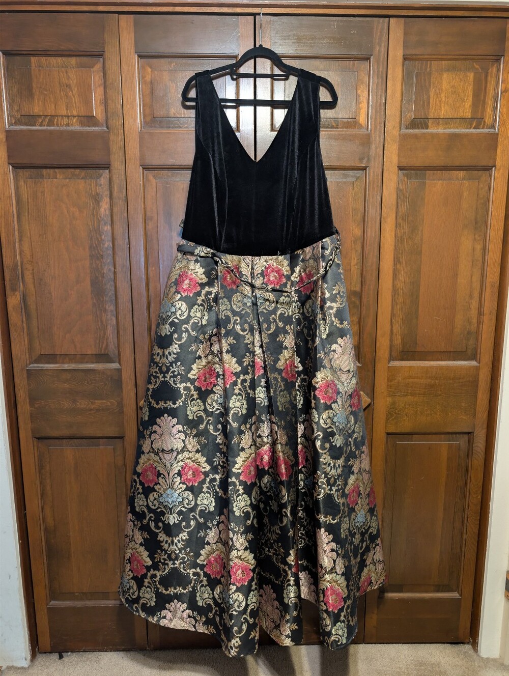 JJ's House Formal A Line Gown Size 26
